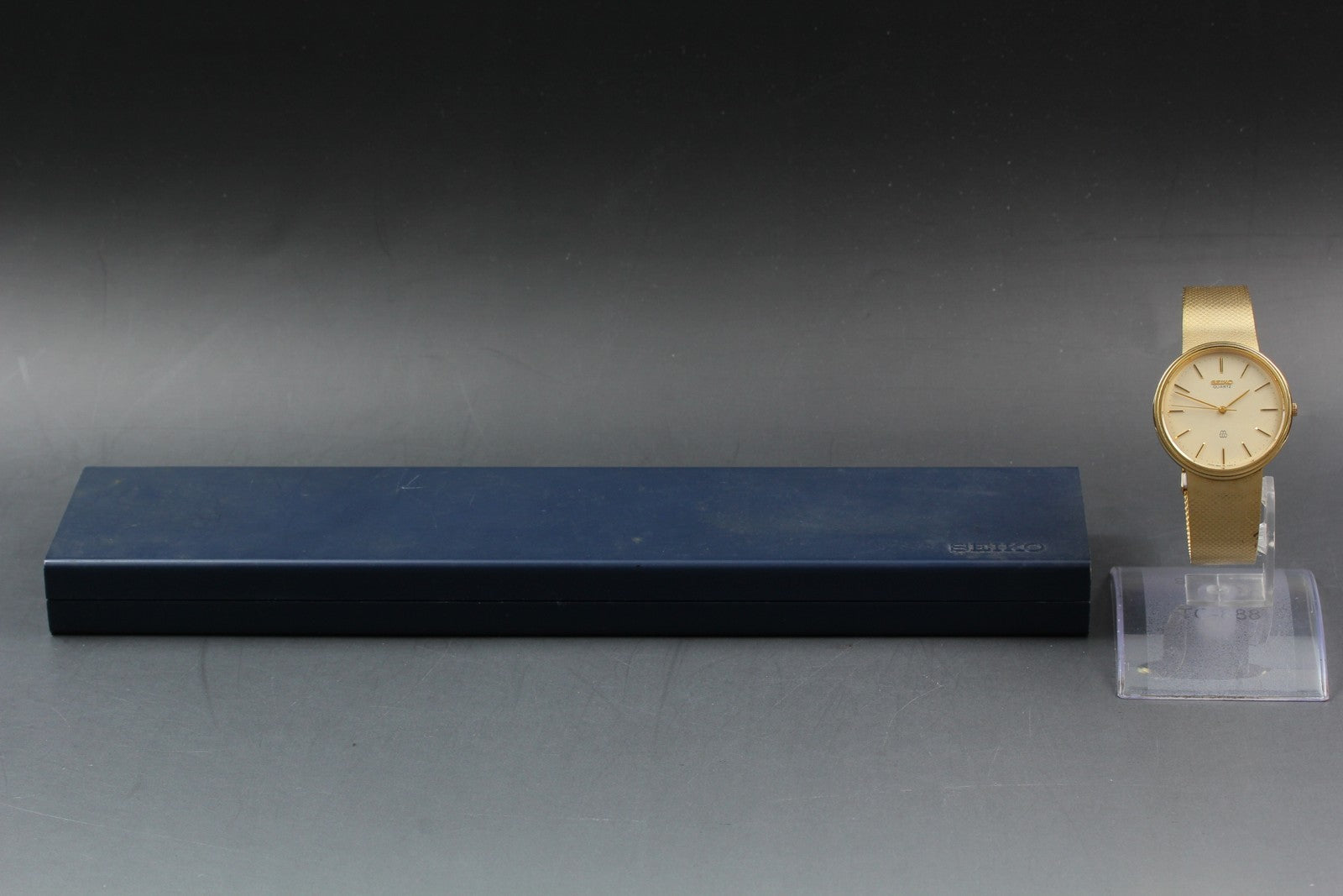 1980 Near MINT / Box SEIKO Dolce Twin Quartz 32mm 9641-7000 Gold Men's Vintage