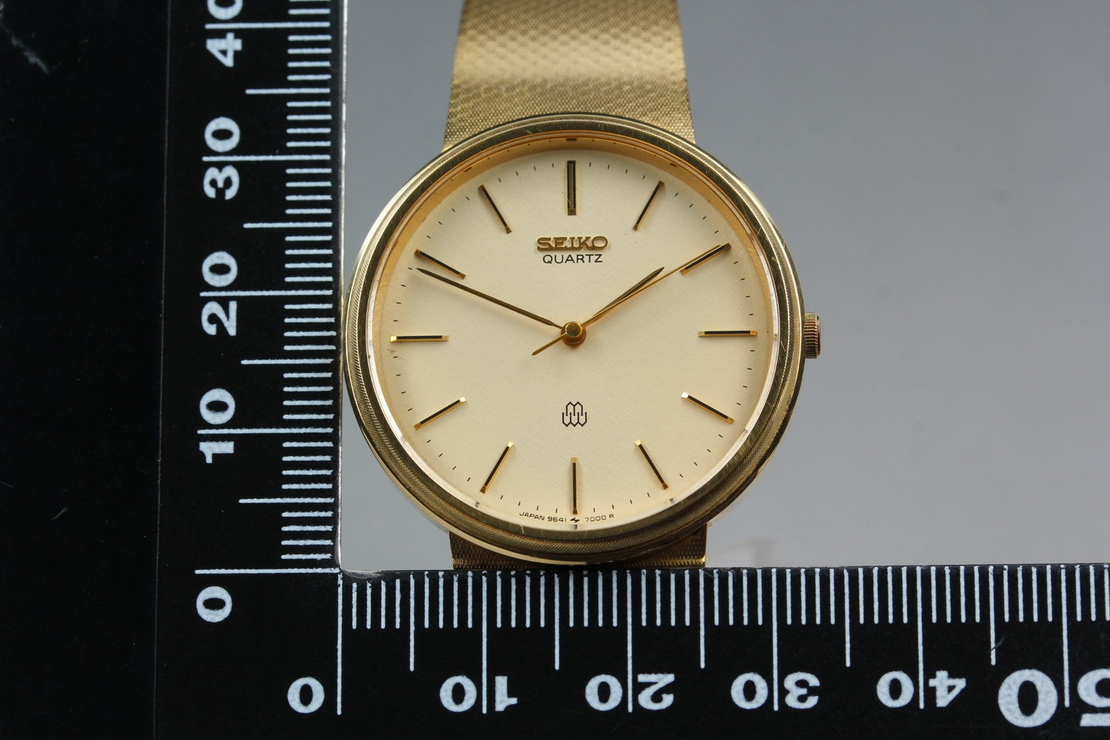 1980 Near MINT / Box SEIKO Dolce Twin Quartz 32mm 9641-7000 Gold Men's Vintage