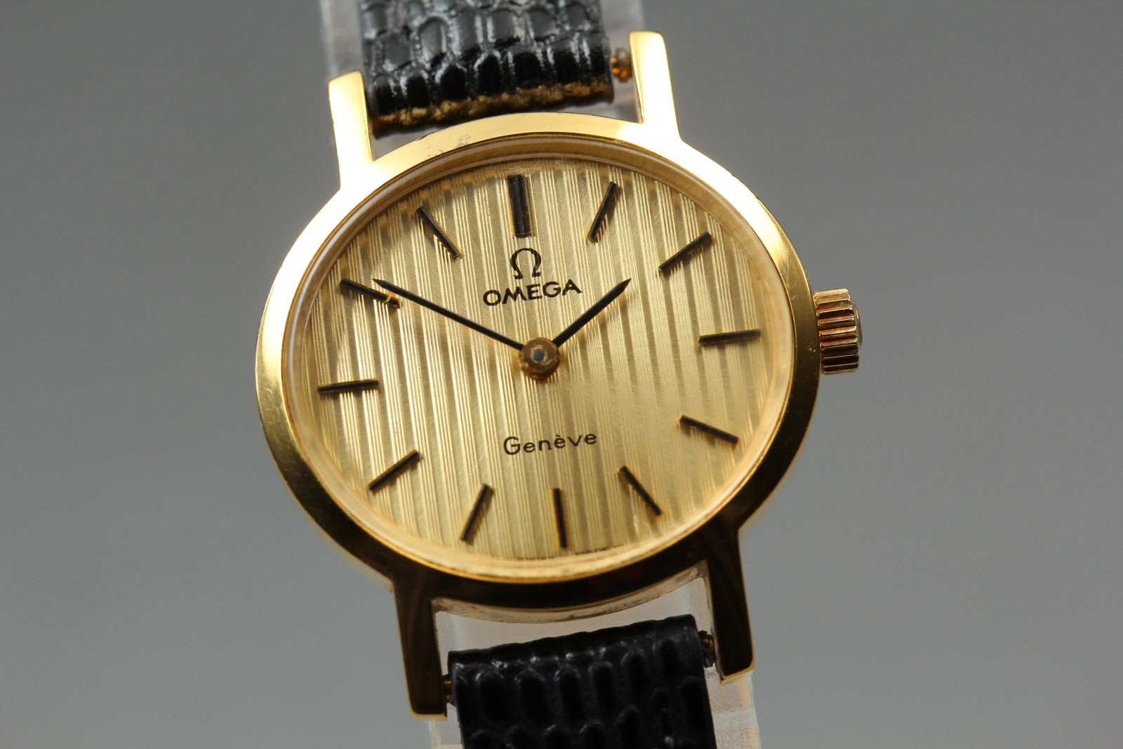 1972 Near MINT / Box OMEGA Geneve 23mm 511.0412 Manual Gold Women's Vintage