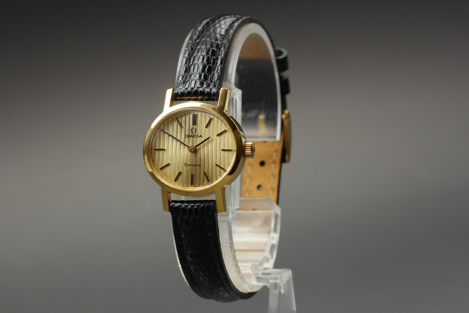 1972 Near MINT / Box OMEGA Geneve 23mm 511.0412 Manual Gold Women's Vintage