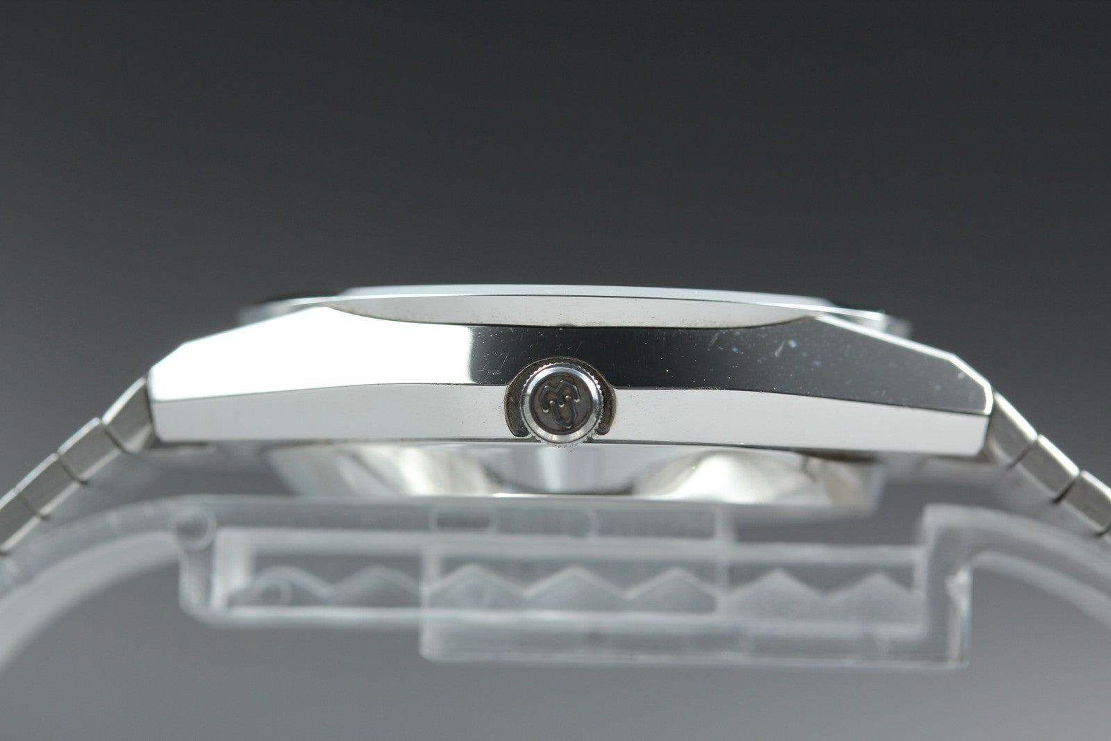 1977 Near MINT SEIKO Grand Quartz 35mm 4843-8110 Silver Dial Men's Vintage JAPAN