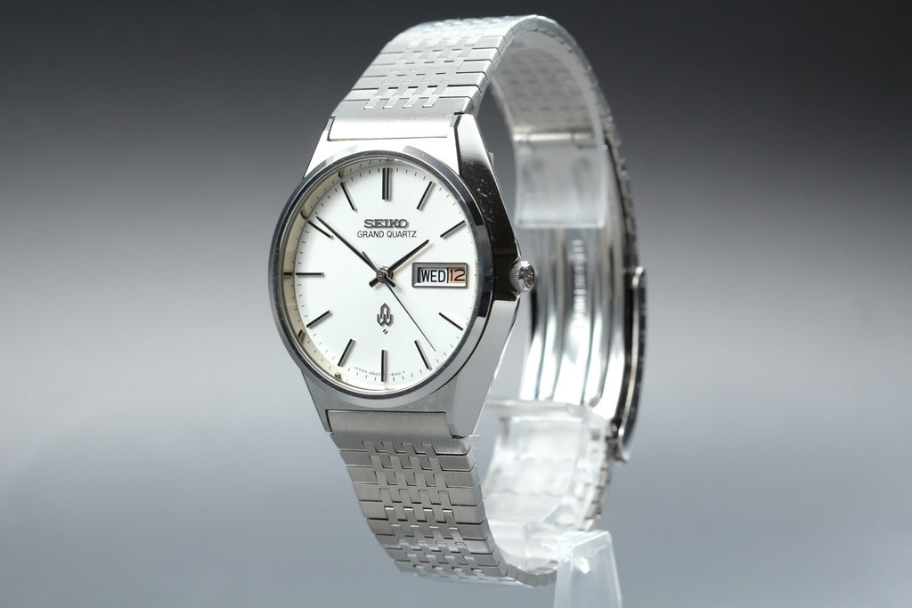1977 Near MINT SEIKO Grand Quartz 35mm 4843-8110 Silver Dial Men's Vintage JAPAN
