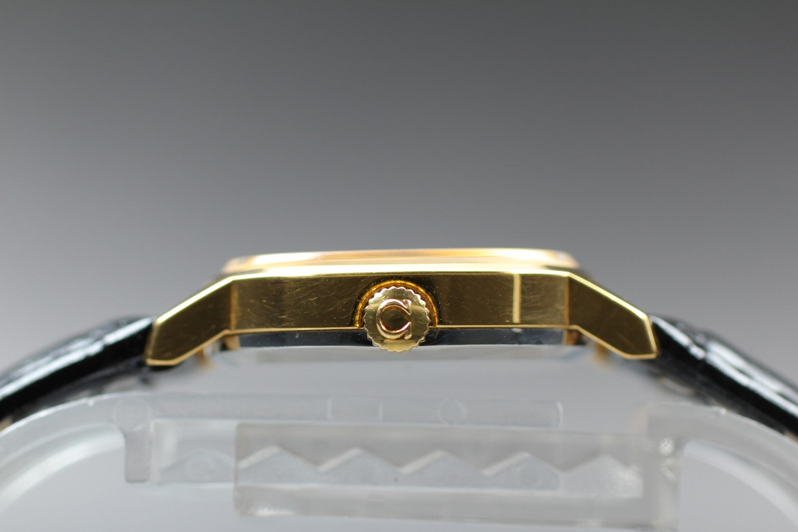 1979 Near MINT OMEGA De Ville 21mm 511.0509 Manual Gold Roman Women's Vintage