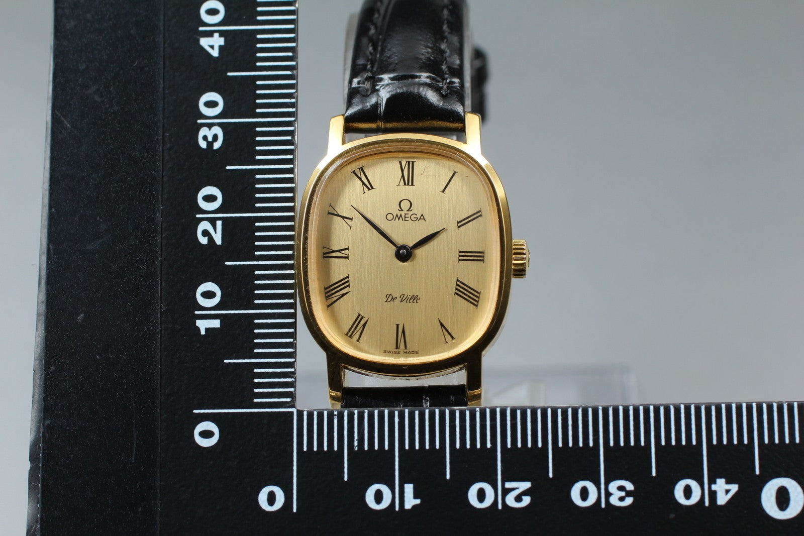 1979 Near MINT OMEGA De Ville 21mm 511.0509 Manual Gold Roman Women's Vintage