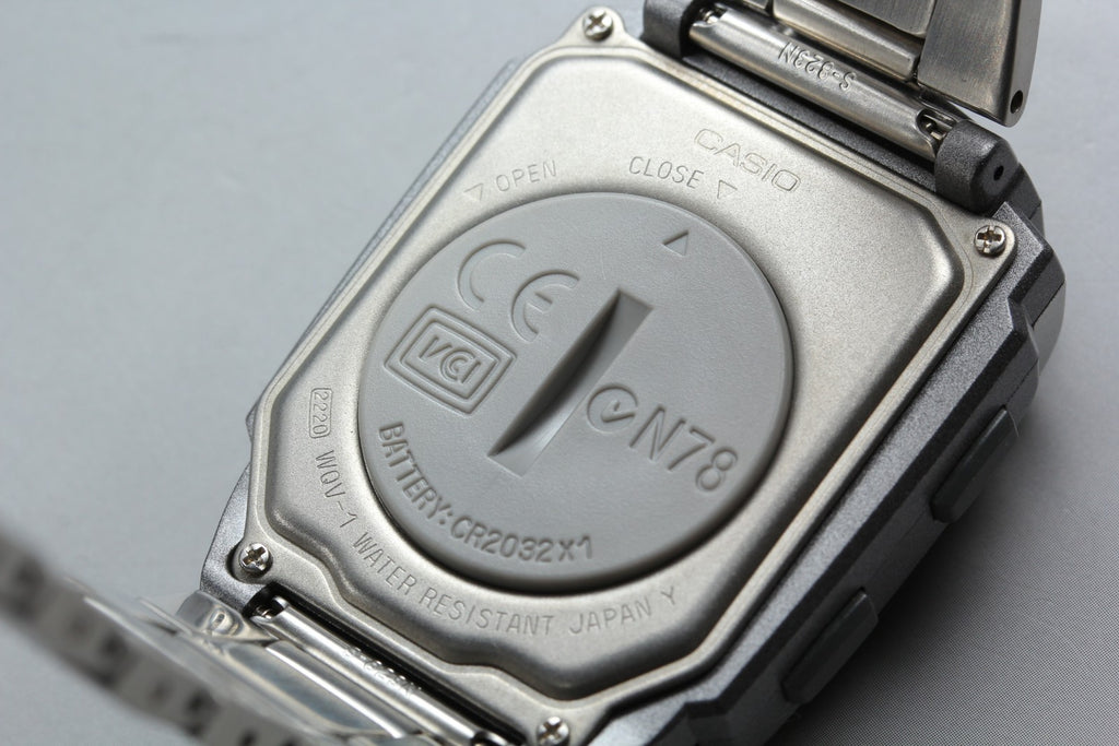 2000s Tested Near MINT Casio Wrist Camera WQV-1 39mm Silver Quartz Men's Vintage