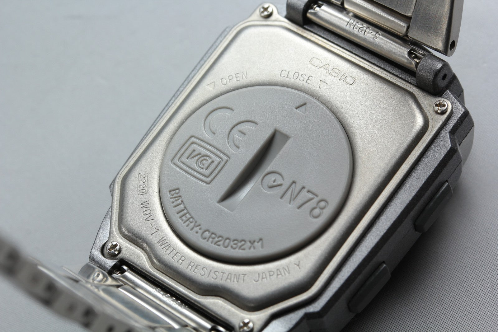 2000s Tested Near MINT Casio Wrist Camera WQV-1 39mm Silver Quartz Men's Vintage