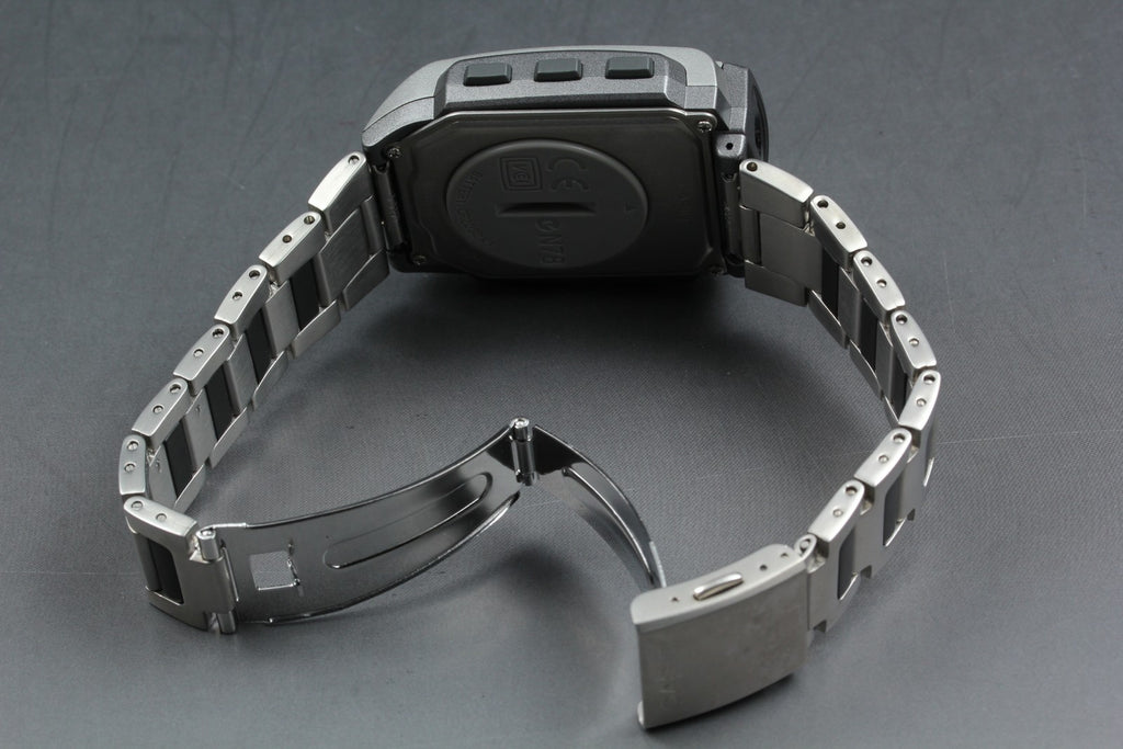 2000s Tested Near MINT Casio Wrist Camera WQV-1 39mm Silver Quartz Men's Vintage