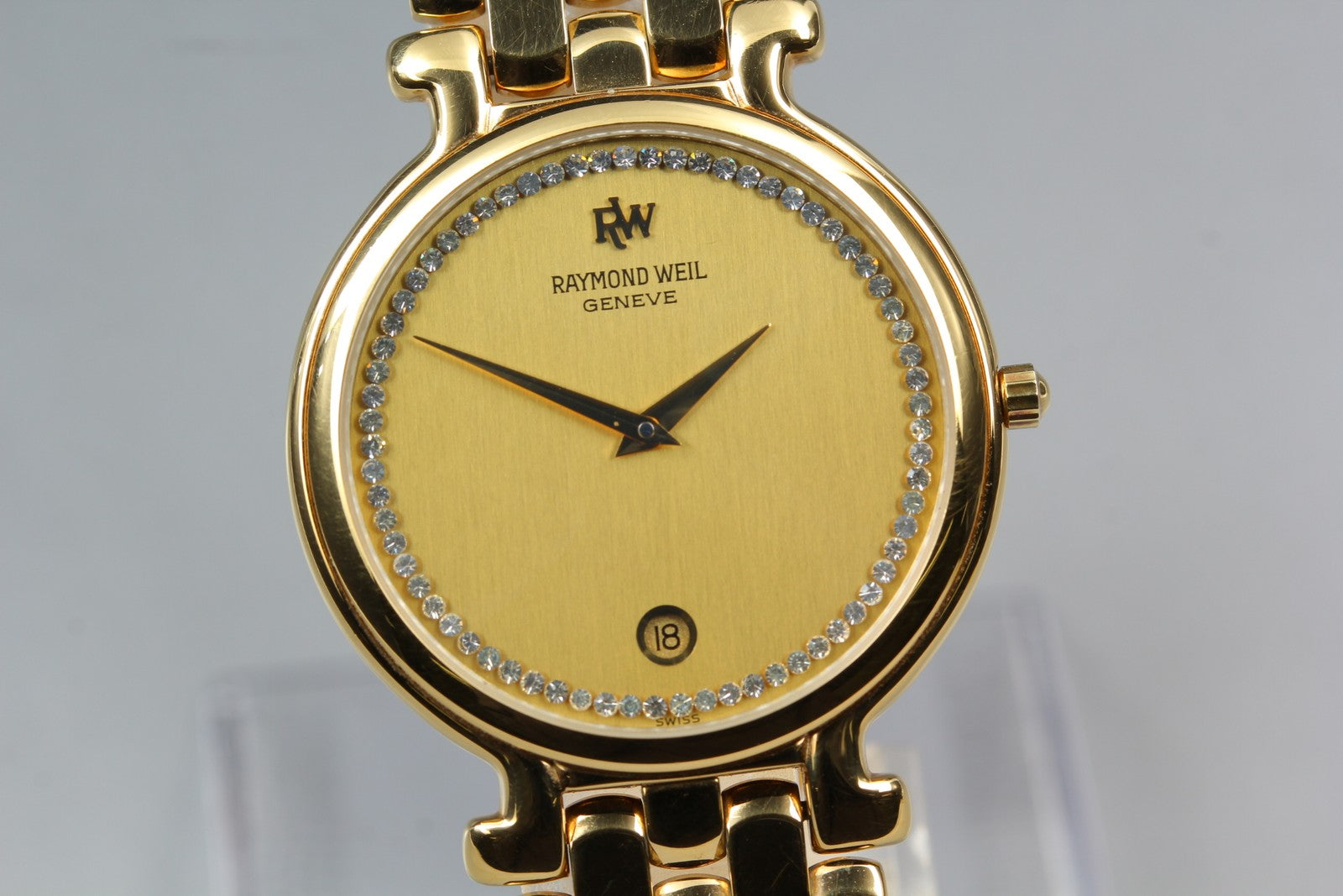 Near MINT Raymond Weil Geneve 9137 33mm Quartz Gold Dial Unisex Vintage JAPAN