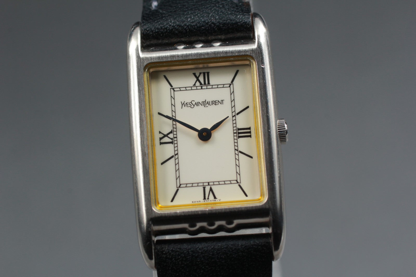 Near MINT Yves Saint Laurent 21mm 5420-F46657 Quartz Roman Tank Women's Vintage