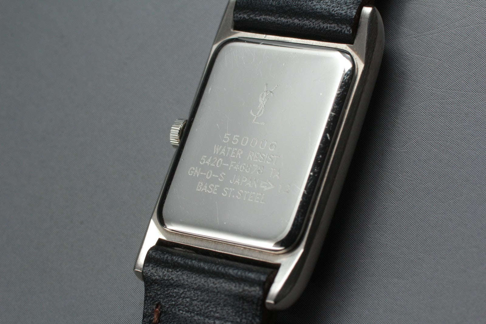 Near MINT Yves Saint Laurent 21mm 5420-F46657 Quartz Roman Tank Women's Vintage