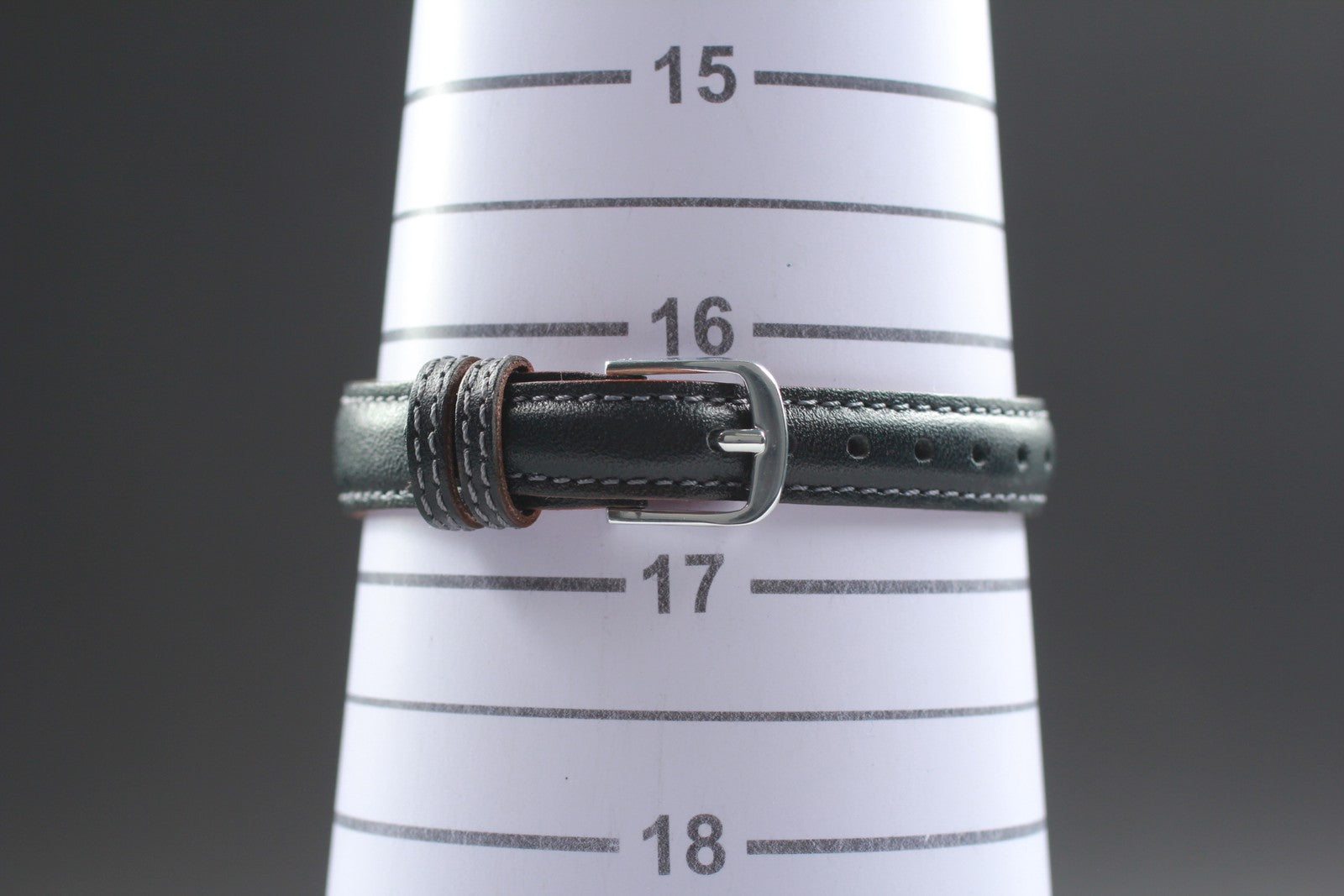 Near MINT Yves Saint Laurent 21mm 5420-F46657 Quartz Roman Tank Women's Vintage