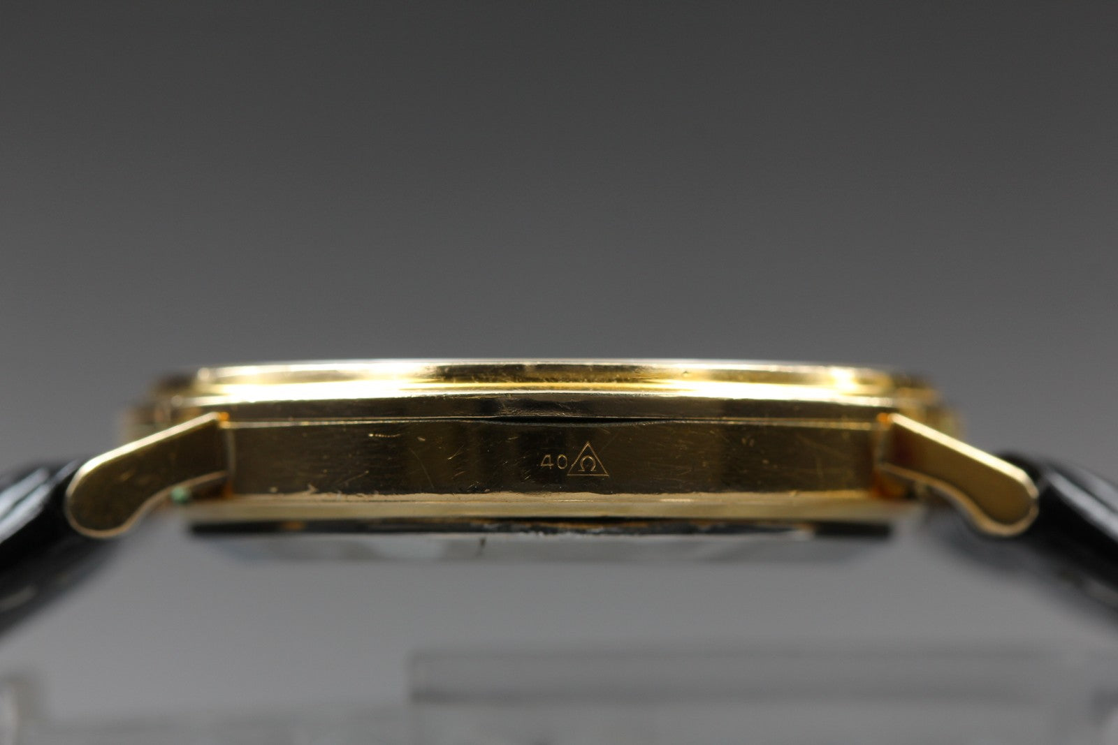 1977 Near MINT / Paper OMEGA Constellation 191.032 32mm Quartz Gold Men Vintage