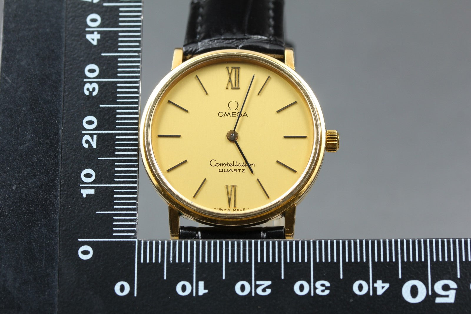 1977 Near MINT / Paper OMEGA Constellation 191.032 32mm Quartz Gold Men Vintage