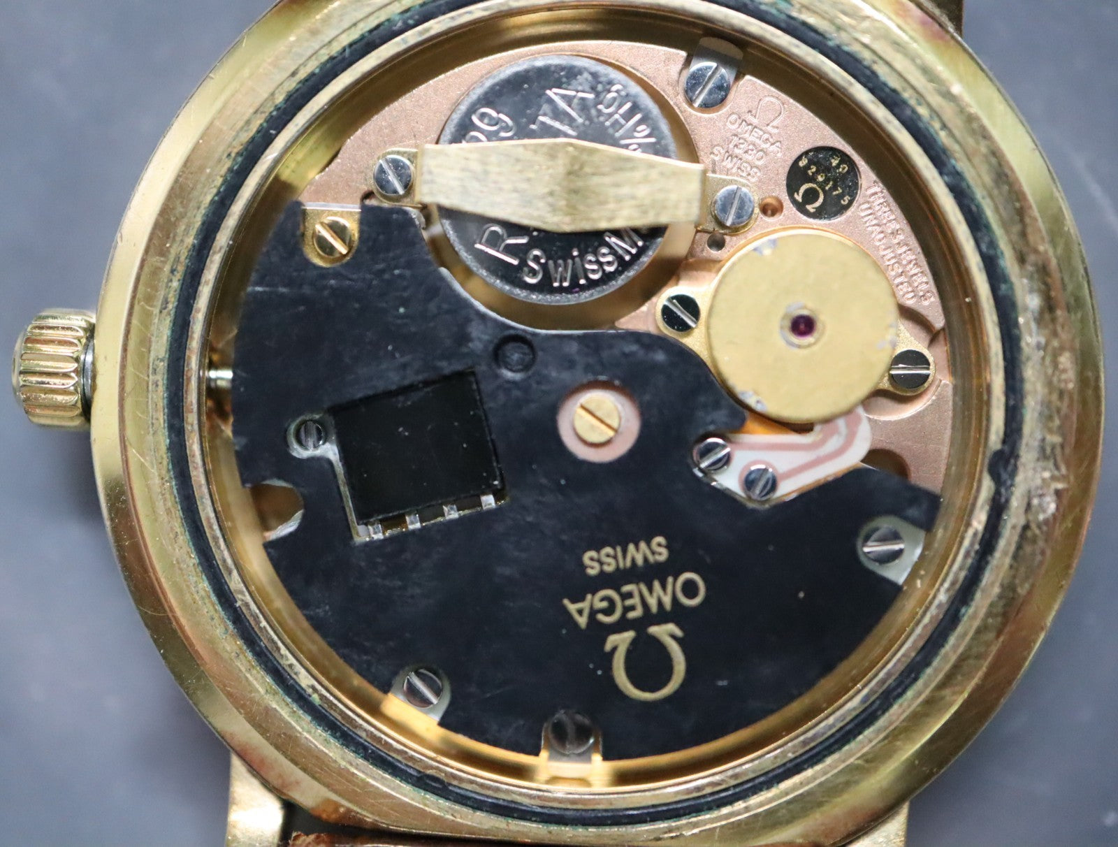 1977 Near MINT / Paper OMEGA Constellation 191.032 32mm Quartz Gold Men Vintage