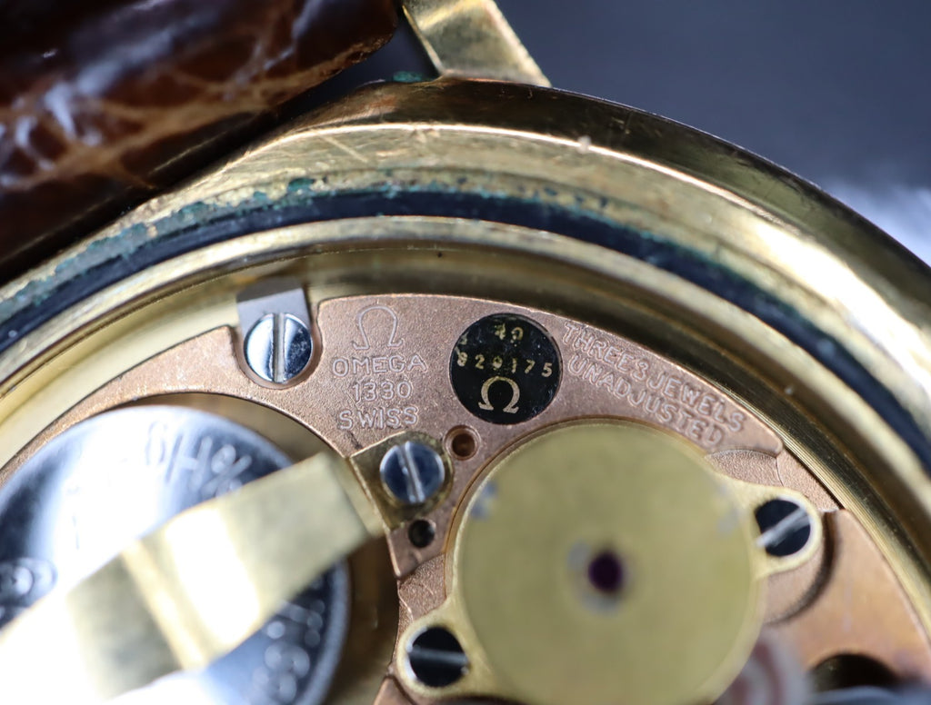 1977 Near MINT / Paper OMEGA Constellation 191.032 32mm Quartz Gold Men Vintage