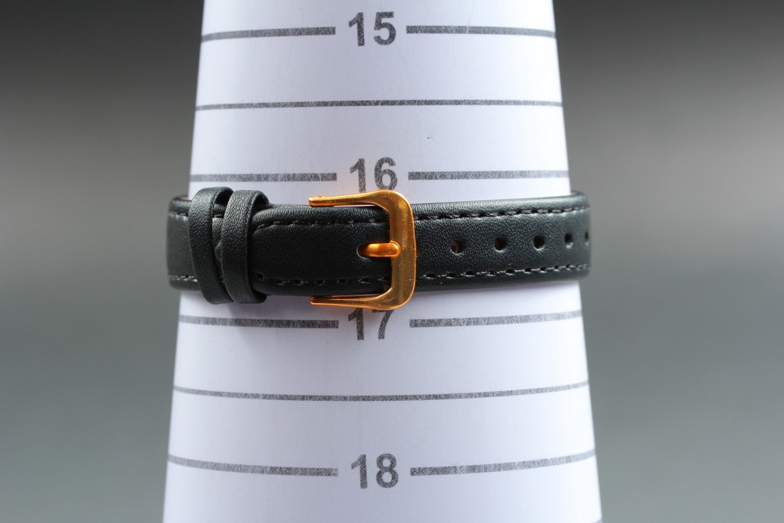 1993 Near MINT OMEGA De Ville 23mm 595.3111 Quartz Silver Roman Women's Vintage