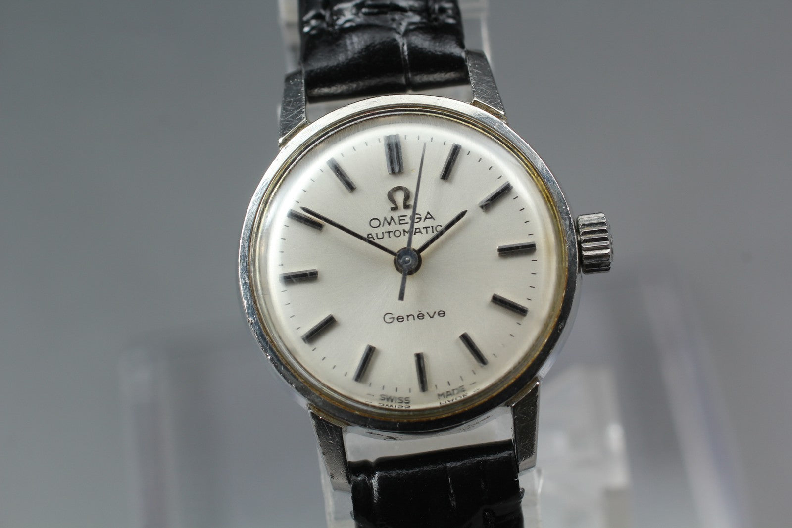 1966 Near MINT OMEGA Seamaster Geneve 21mm 565.002 Automatic Women's Vintage