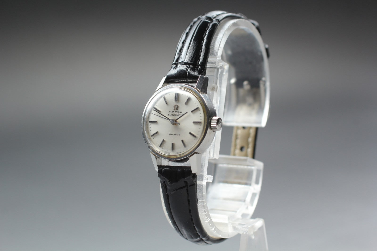 1966 Near MINT OMEGA Seamaster Geneve 21mm 565.002 Automatic Women's Vintage