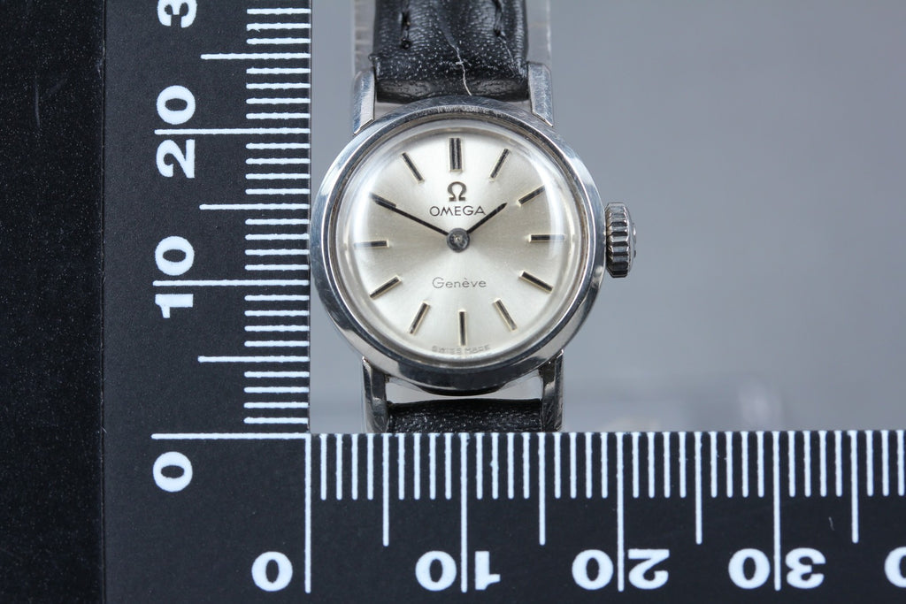 1963 Near MINT OMEGA Seamaster Geneve 19mm 515.003 Manual Silver Women's Vintage