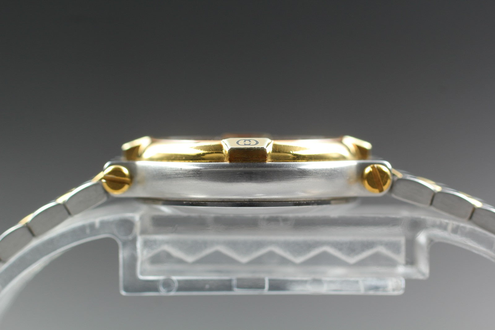 Near MINT / Box Gucci 9000L 25mm Quartz Gold Dial Women's Vintage From JAPAN