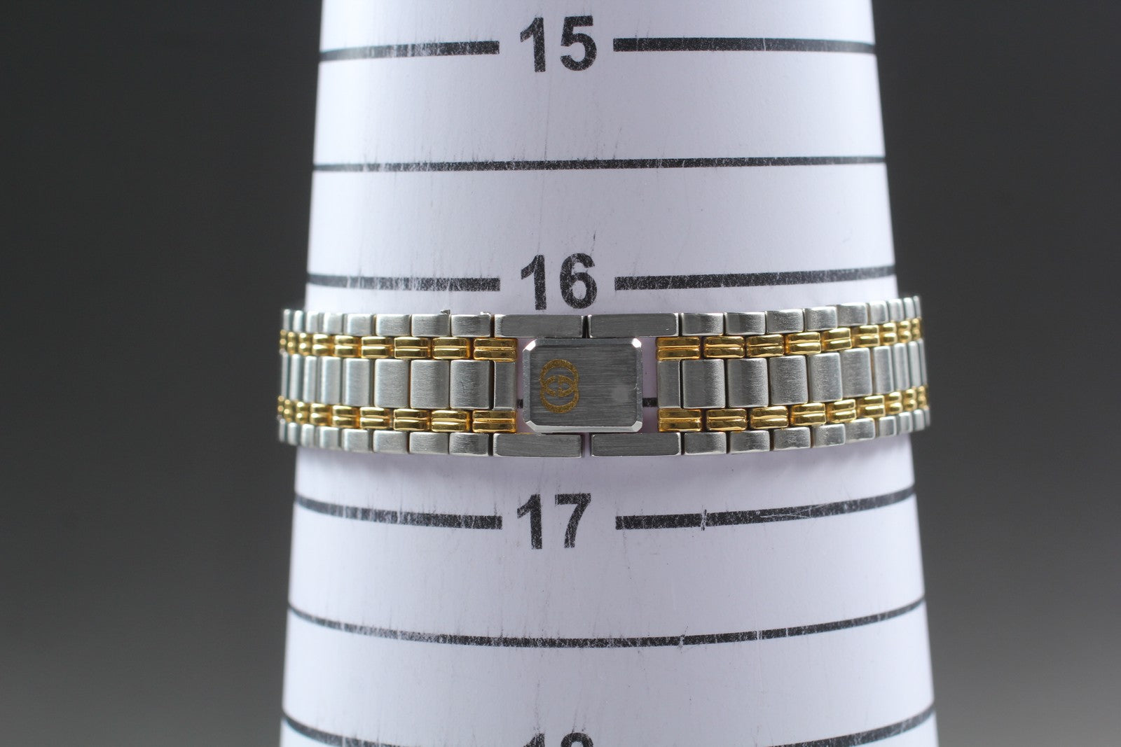 Near MINT / Box Gucci 9000L 25mm Quartz Gold Dial Women's Vintage From JAPAN