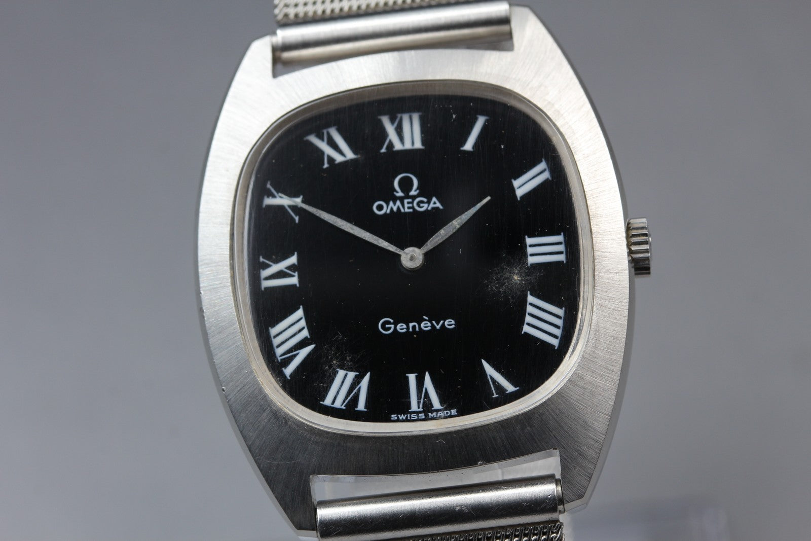 Vintage 1973 Near MINT Omega Geneve 111.0123 32mm Manual Cal.625 Black Roman Men