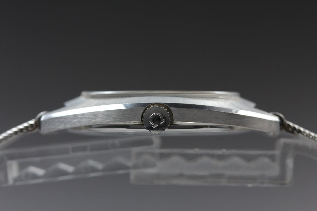 Vintage 1973 Near MINT Omega Geneve 111.0123 32mm Manual Cal.625 Black Roman Men