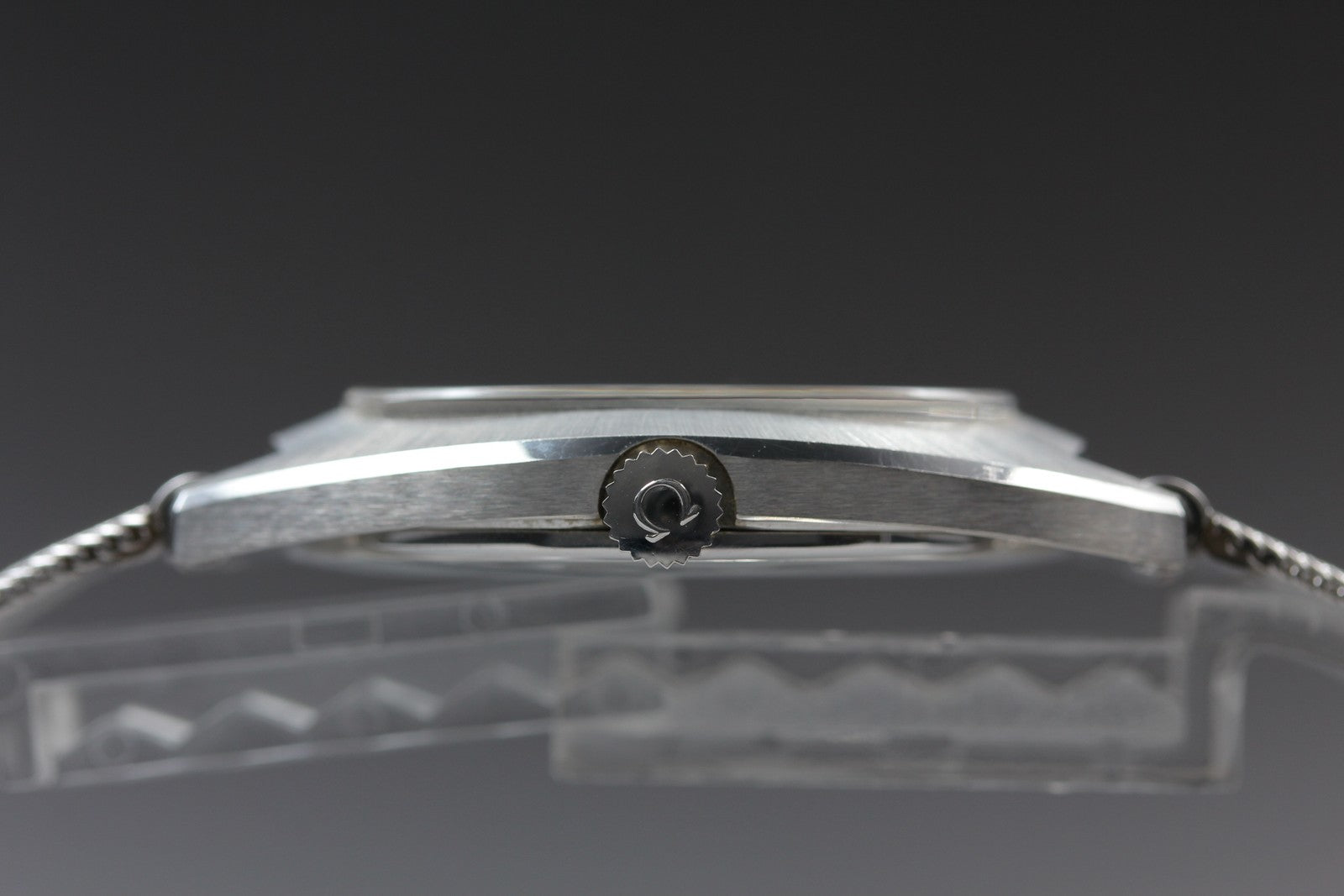 Vintage 1973 Near MINT Omega Geneve 111.0123 32mm Manual Cal.625 Black Roman Men