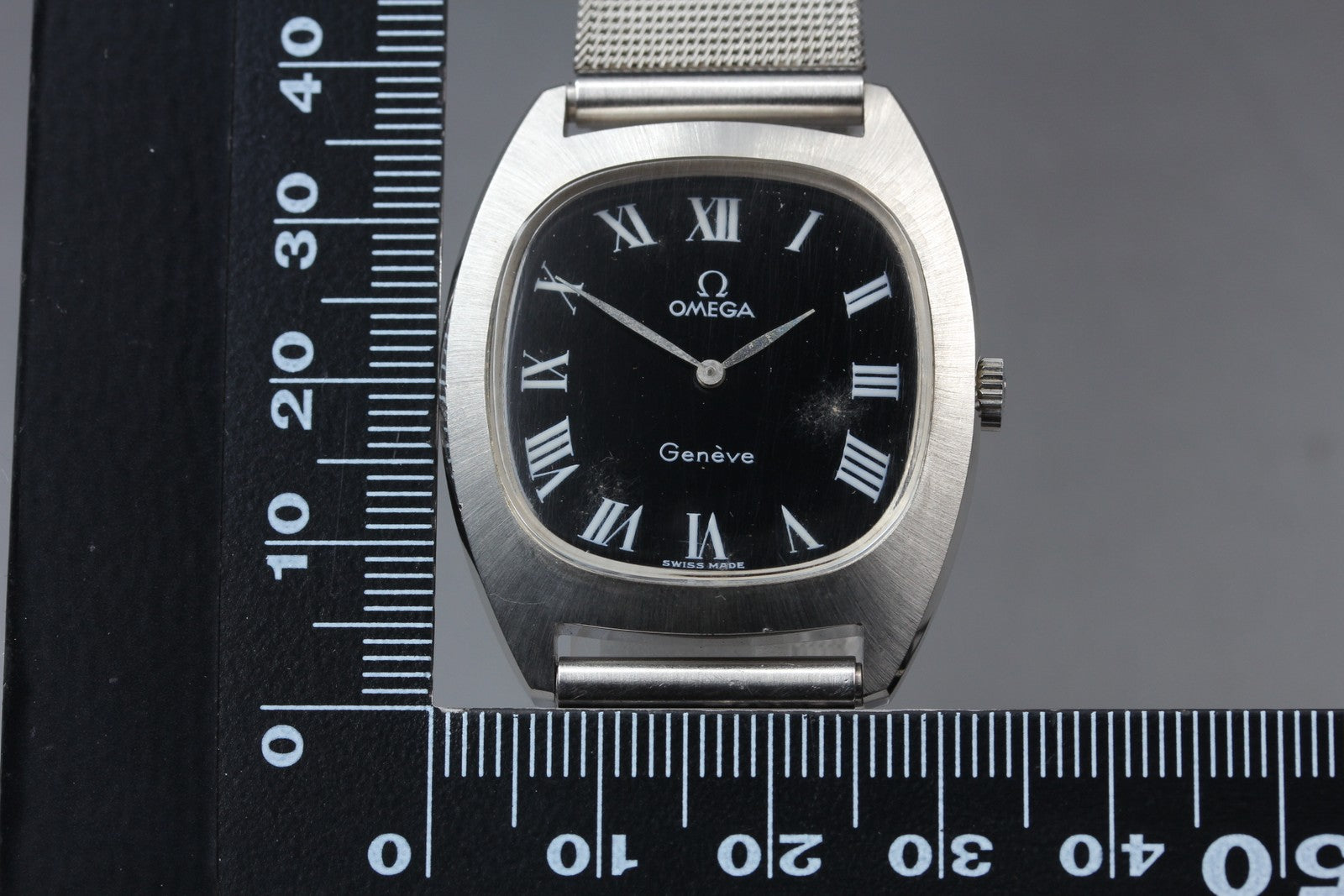 Vintage 1973 Near MINT Omega Geneve 111.0123 32mm Manual Cal.625 Black Roman Men