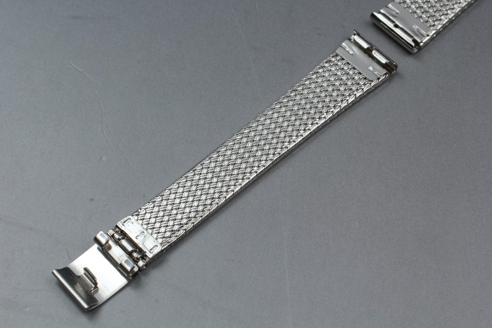 Near MINT OMEGA Milanese/Mesh Band 12mm Stainless Bracelet Women's Vintage