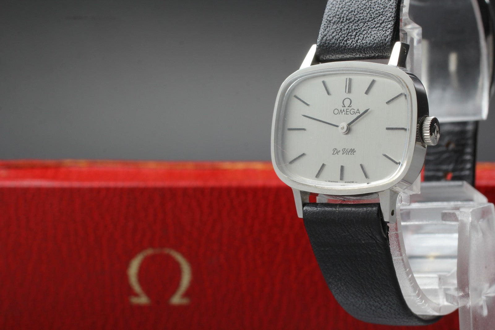1979 Near MINT/Box OMEGA De Ville 24mm 511.0413 Manual Wind Silver Women Vintage