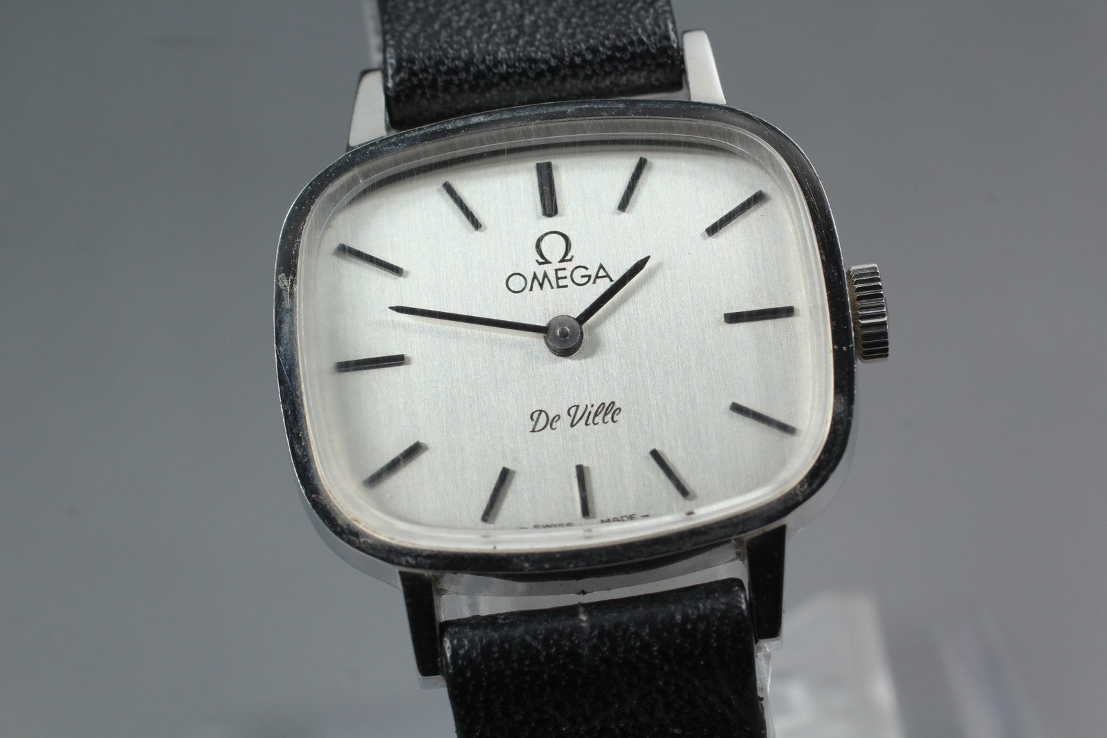 1979 Near MINT/Box OMEGA De Ville 24mm 511.0413 Manual Wind Silver Women Vintage