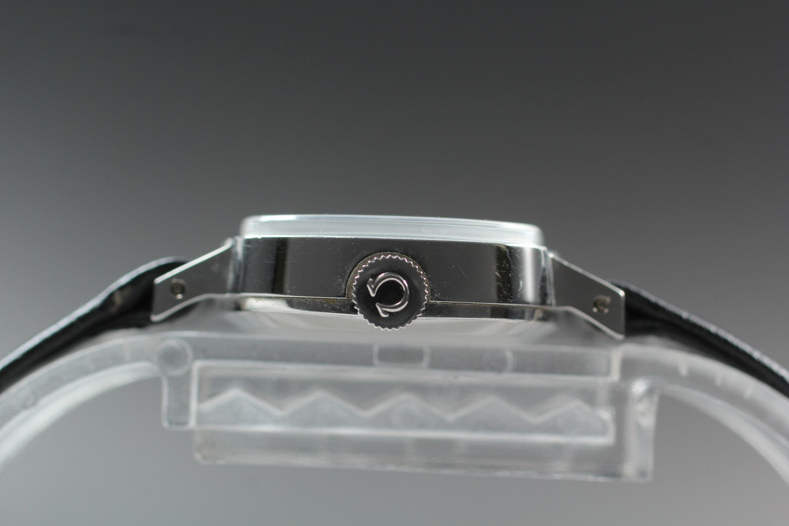1979 Near MINT/Box OMEGA De Ville 24mm 511.0413 Manual Wind Silver Women Vintage