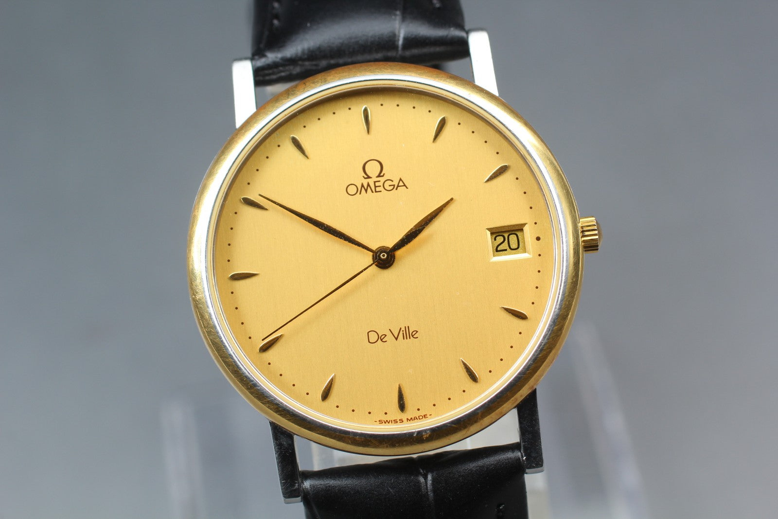 1990s Near MINT OMEGA De Ville 32mm 196.2432 Quartz Cal.1532 Gold Men's Vintage