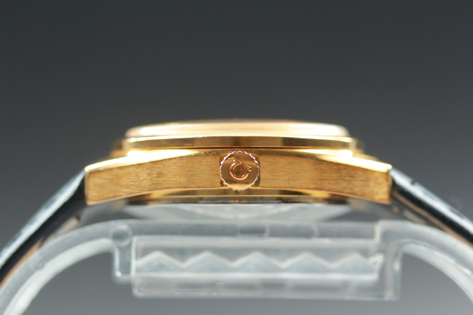 1974 Near MINT OMEGA Seamaster 26mm 566.0089 Automatic Gold Dial Women's Vintage