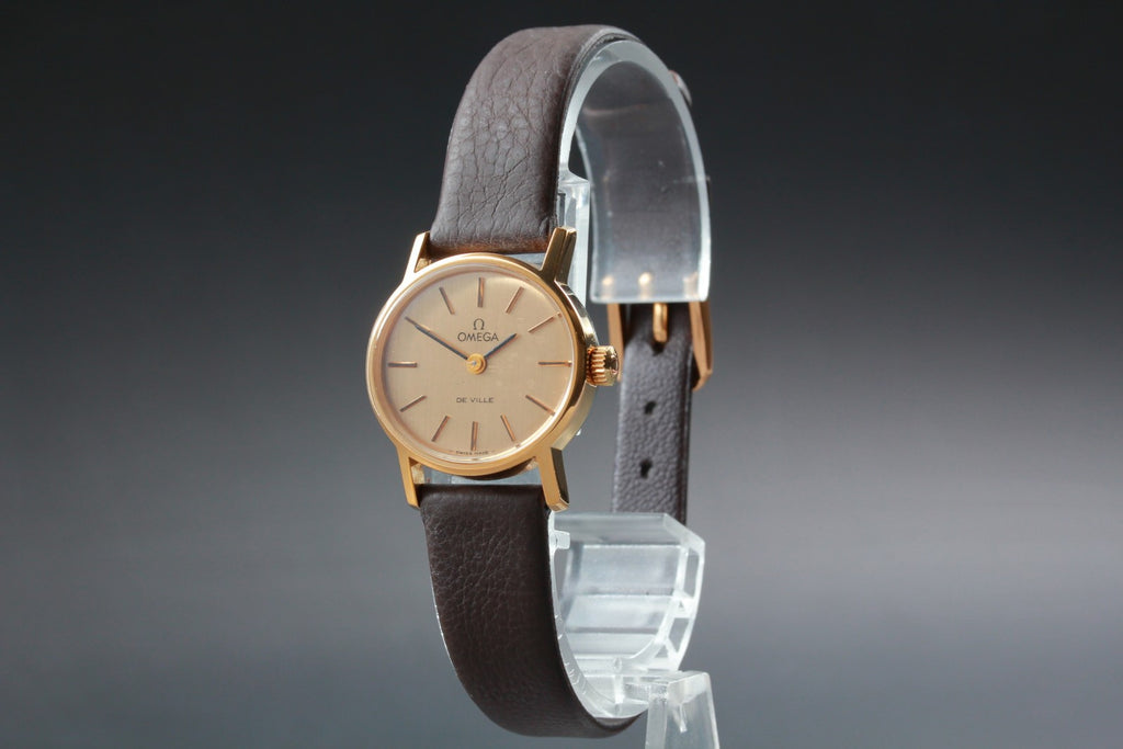 1975 Near MINT OMEGA De Ville 24mm 511.0508 Manual Gold Dial Women's Vintage