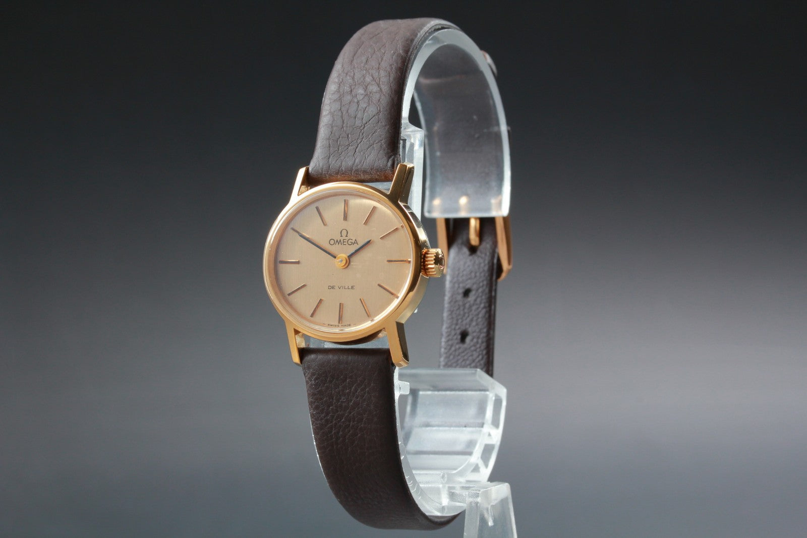 1975 Near MINT OMEGA De Ville 24mm 511.0508 Manual Gold Dial Women's Vintage