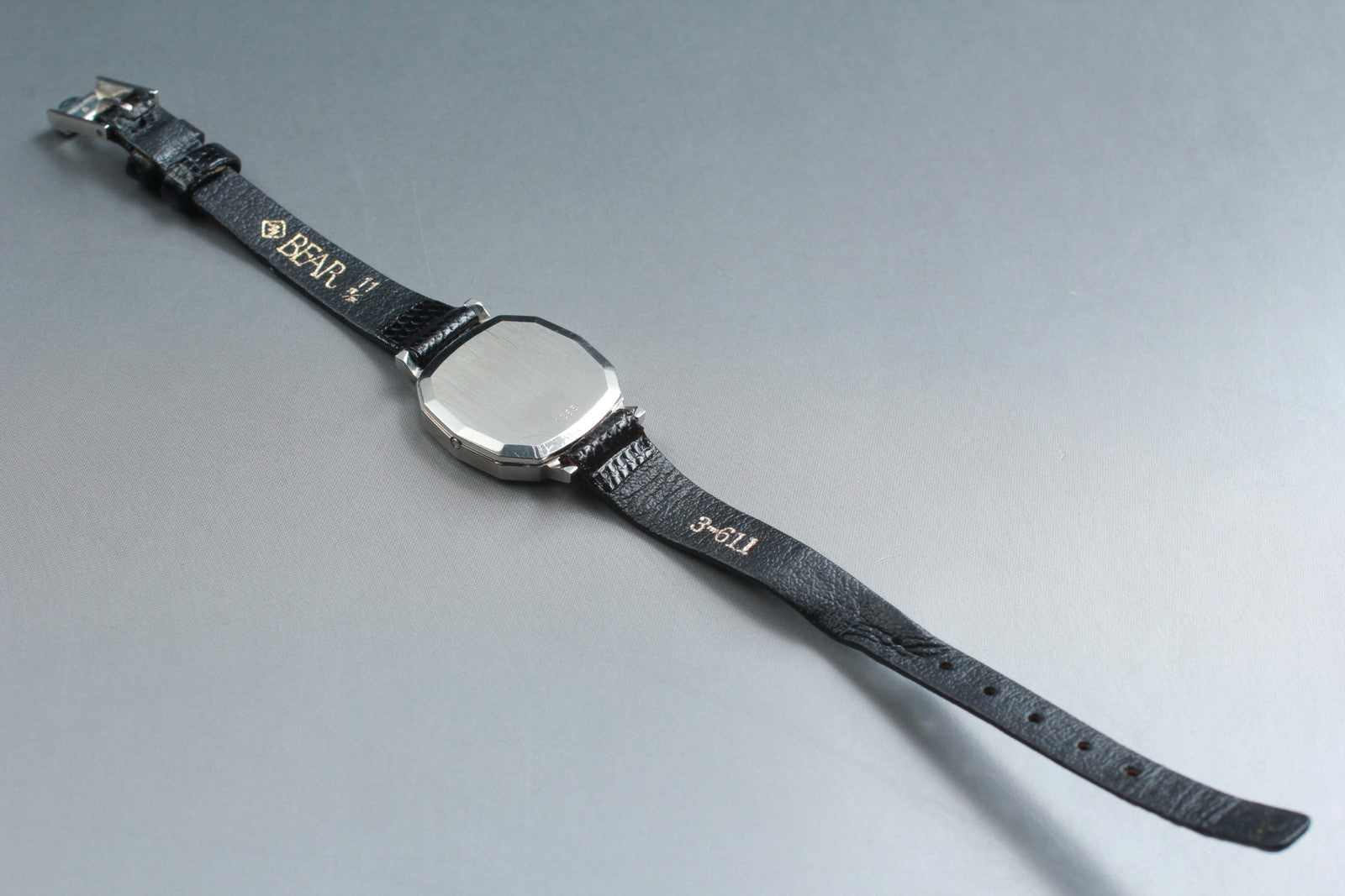 1980 Near MINT OMEGA De Ville 24mm 591.0103 Quartz Silver Dial Women's Vintage
