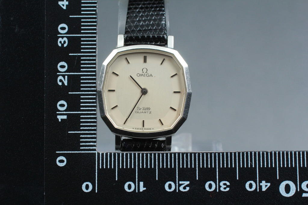 1980 Near MINT OMEGA De Ville 24mm 591.0103 Quartz Silver Dial Women's Vintage