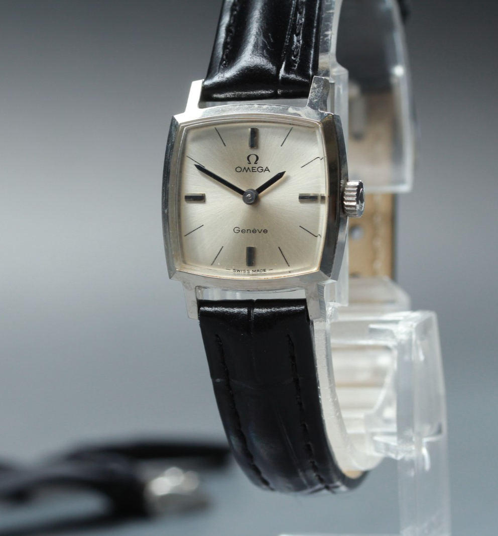 1972 Near MINT OMEGA Geneve 20mm 511.385 Manual Wind Silver Dial Women's Vintage