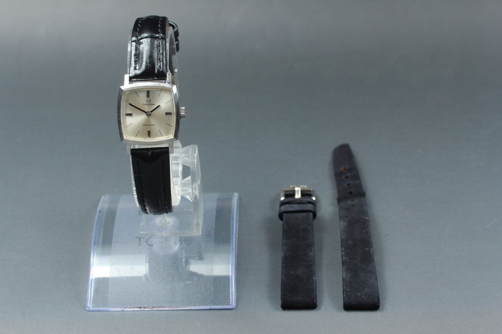 1972 Near MINT OMEGA Geneve 20mm 511.385 Manual Wind Silver Dial Women's Vintage