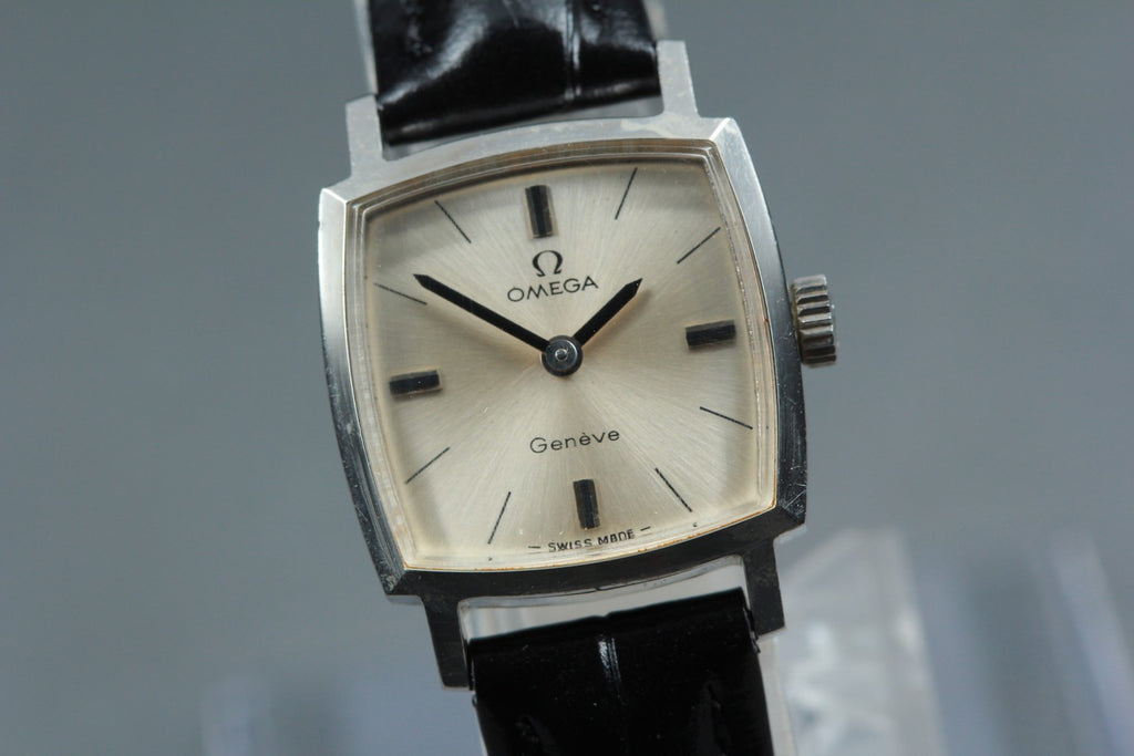 1972 Near MINT OMEGA Geneve 20mm 511.385 Manual Wind Silver Dial Women's Vintage
