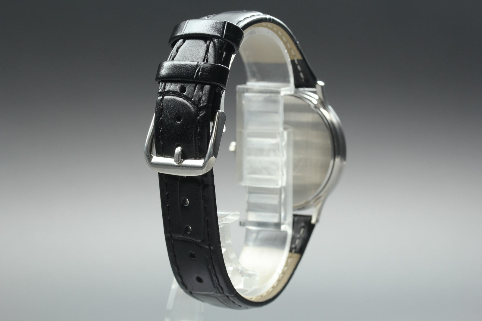 1979 Near MINT OMEGA De Ville 33mm 196.0158 Quartz Silver Dial Men's Vintage