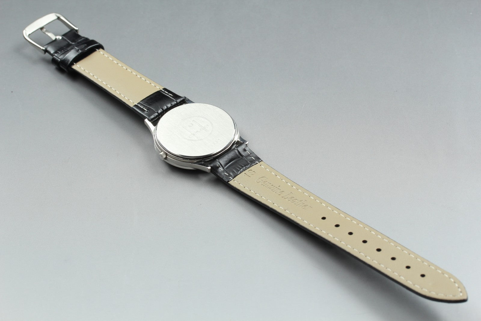 1979 Near MINT OMEGA De Ville 33mm 196.0158 Quartz Silver Dial Men's Vintage