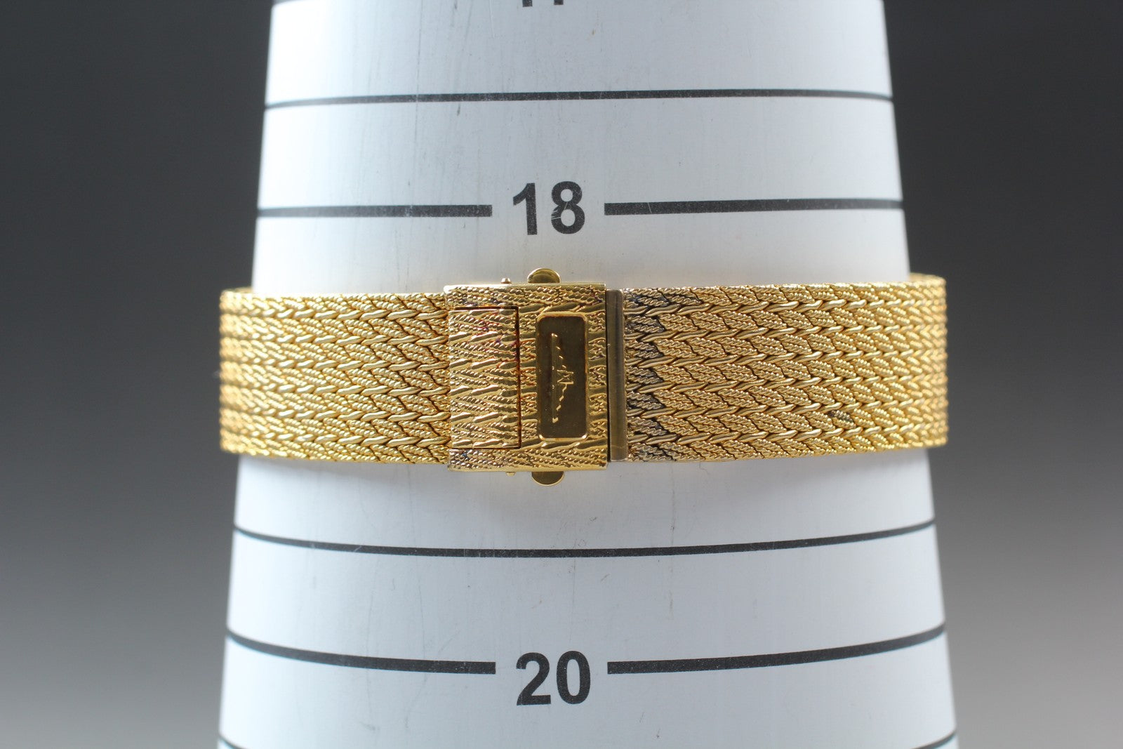 Near MINT LONGINES 150 6773 30mm Quartz L150.2 Gold Dial Men's Watch Vintage