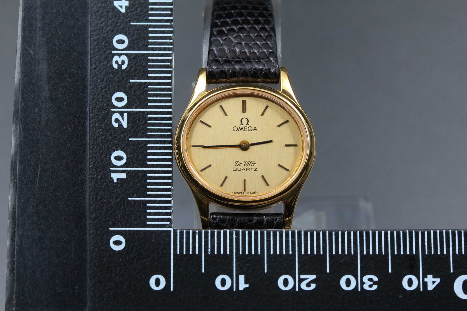1978 Top MINT/Box OMEGA De Ville 23mm 591.0022 Quartz Gold Dial Women's Vintage