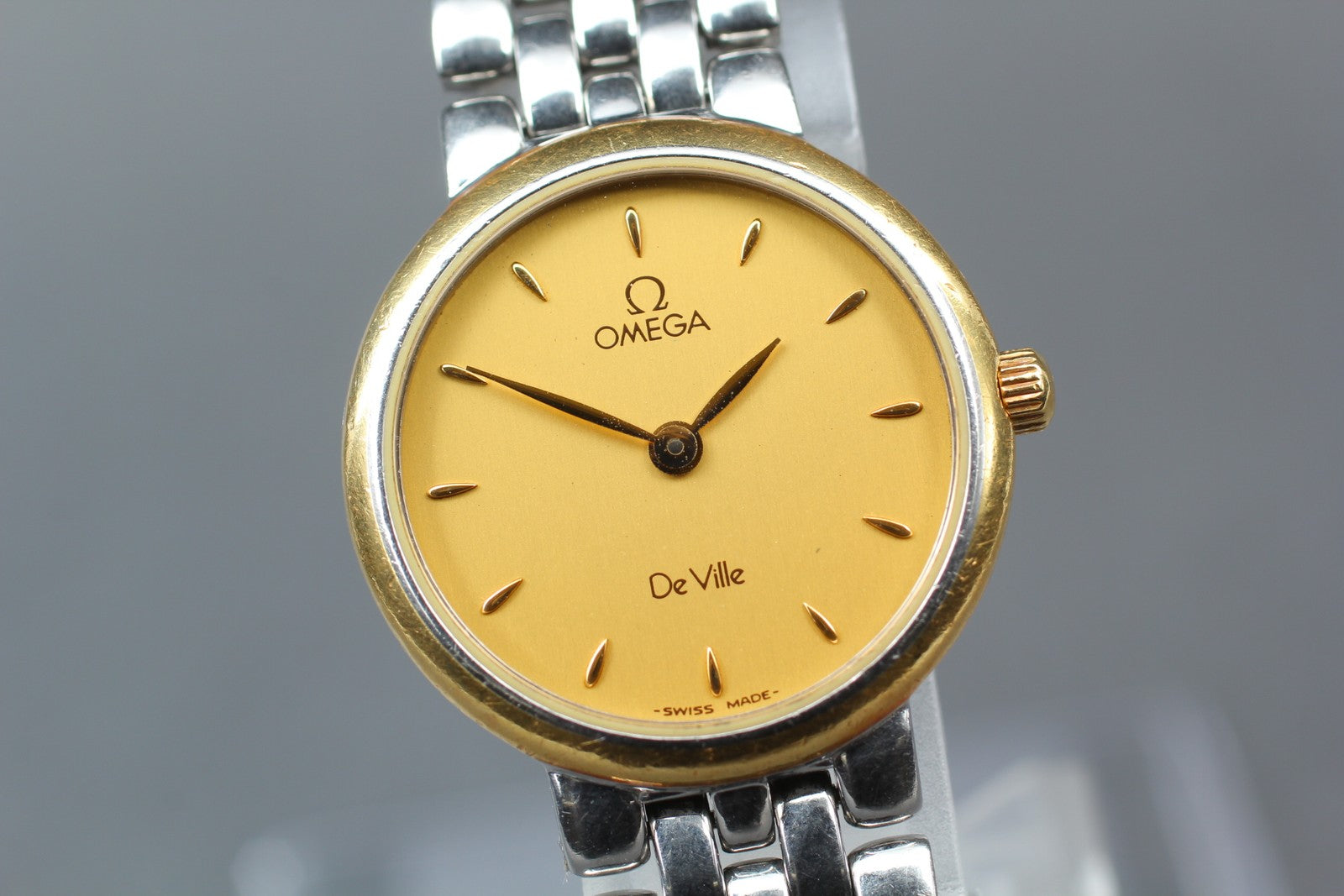 1996 Near MINT OMEGA De Ville 23mm 795.1111 Quartz Gold Dial Women's Vintage