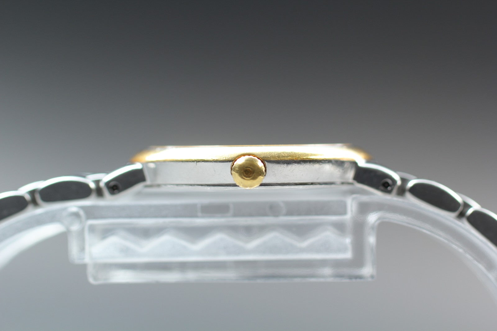 1996 Near MINT OMEGA De Ville 23mm 795.1111 Quartz Gold Dial Women's Vintage