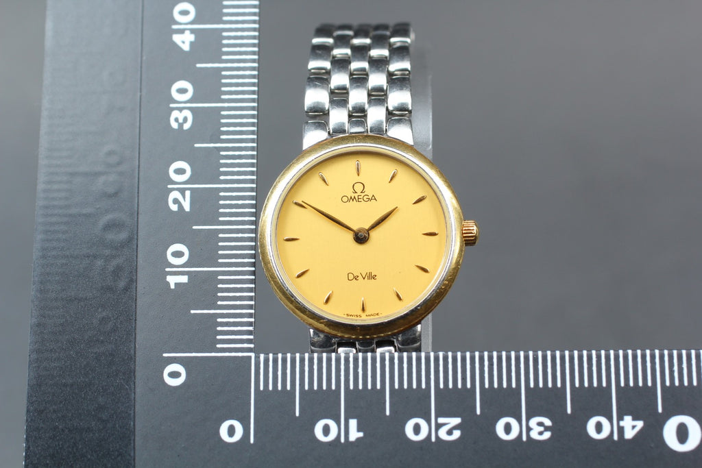 1996 Near MINT OMEGA De Ville 23mm 795.1111 Quartz Gold Dial Women's Vintage
