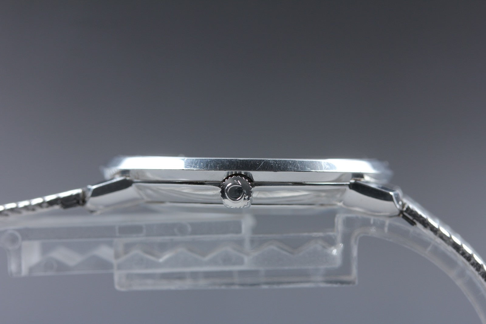 1972 Near MINT OMEGA De Ville 33mm 111.0107 Manual Silver Dial Men's Vintage